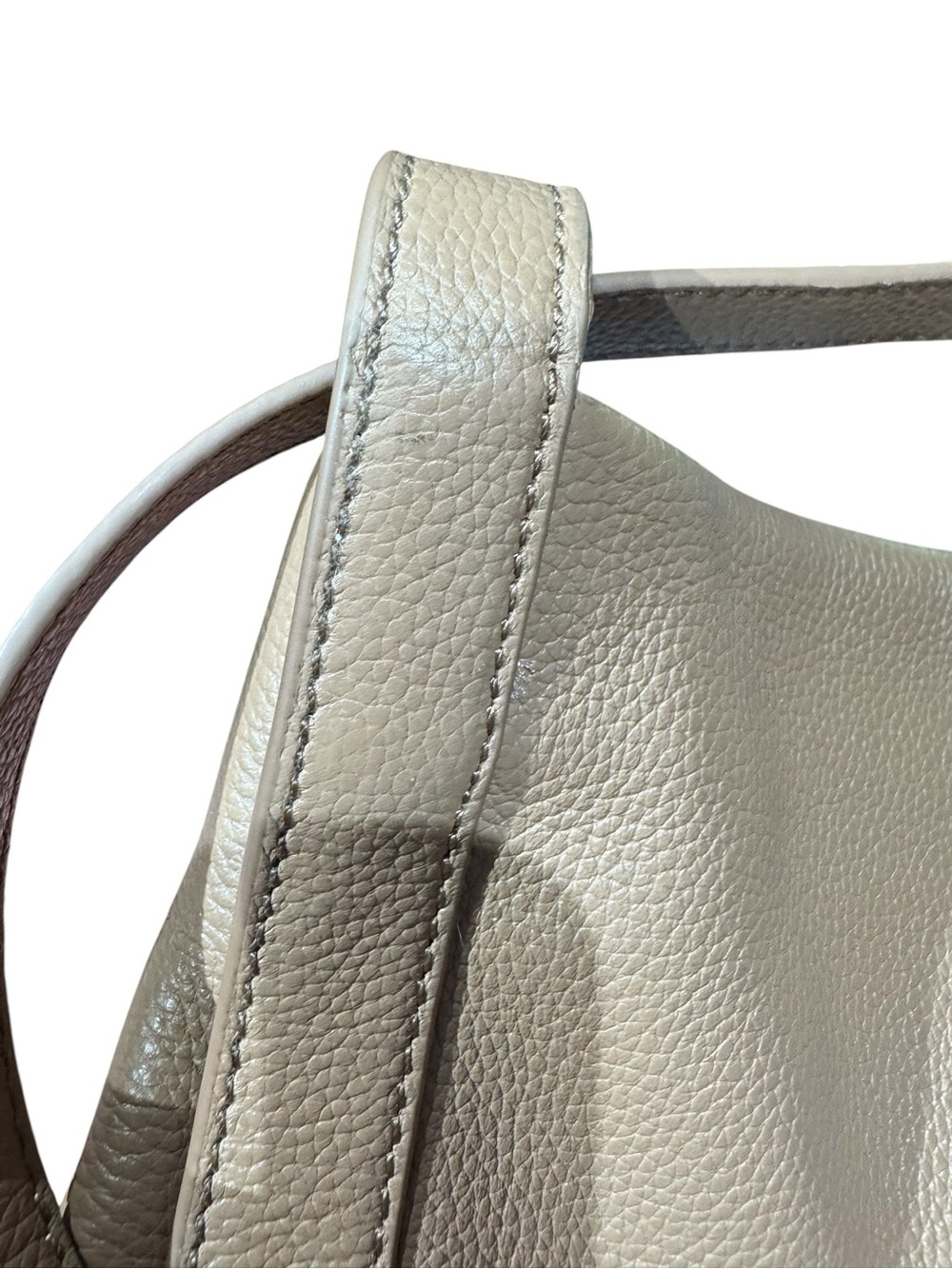 Vince Camuto Lisha Spiced Almond Pebbled Leather Shoulder Hobo Bag Gold Studs - Picture 12 of 12